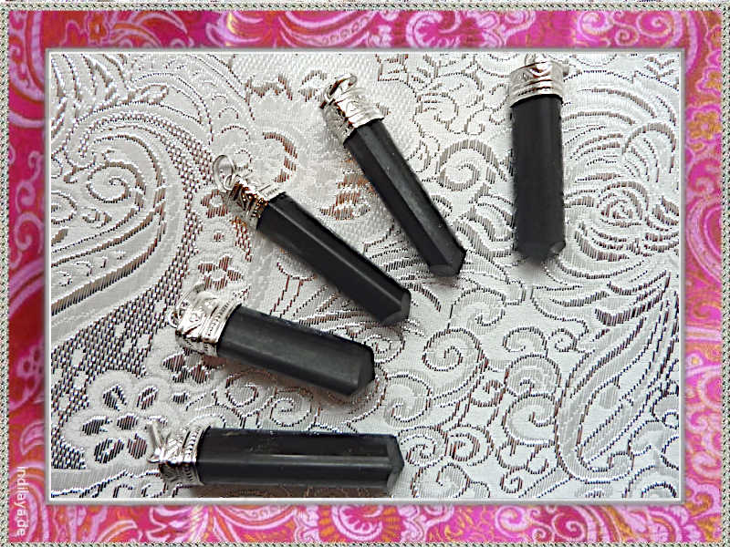 Edelsteinspitze Anhänger schwarzer Turmalin Schörl